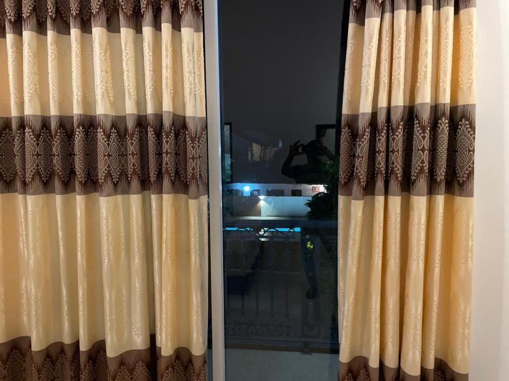 Aradhana Airport Transit Hotel Katunayaka Exterior foto